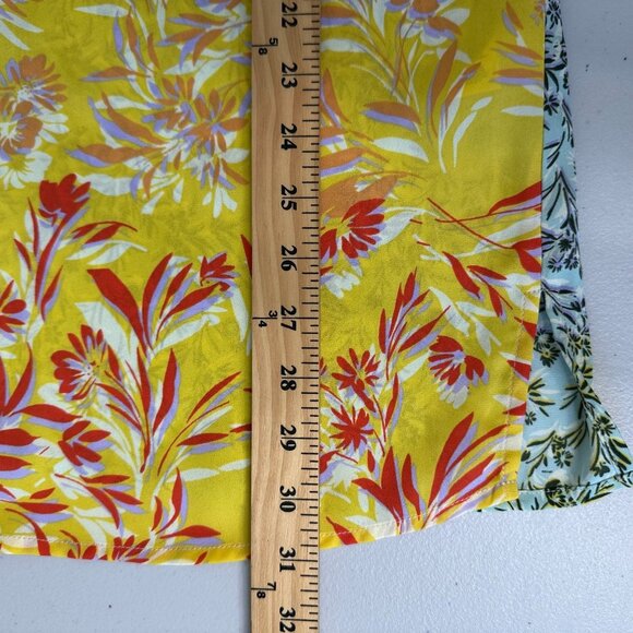 Cabi Tunic Tops Lot of 2 Size M Floral Yellow Green Sleeveless 3276 5547 - Picture 9 of 16